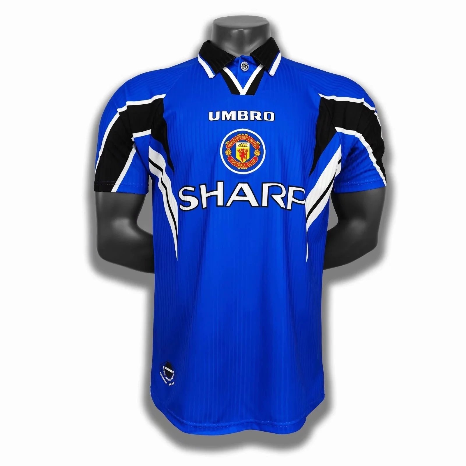 9698 Manchester United two guests