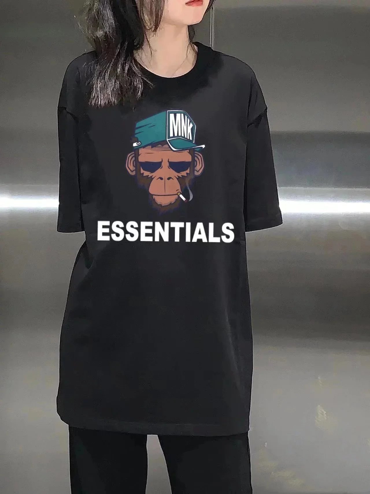 Black Smoking Monkey 002