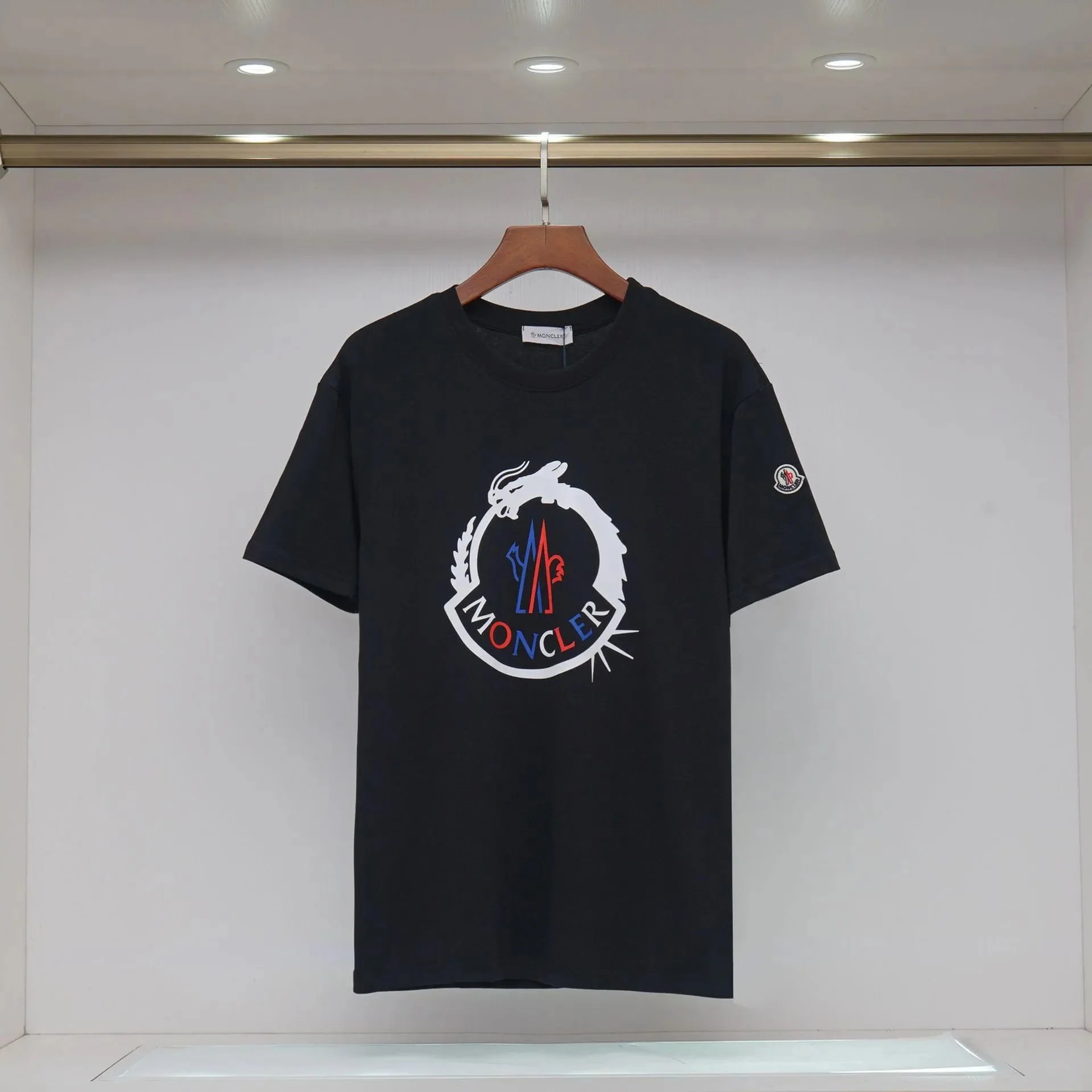R 295 black
