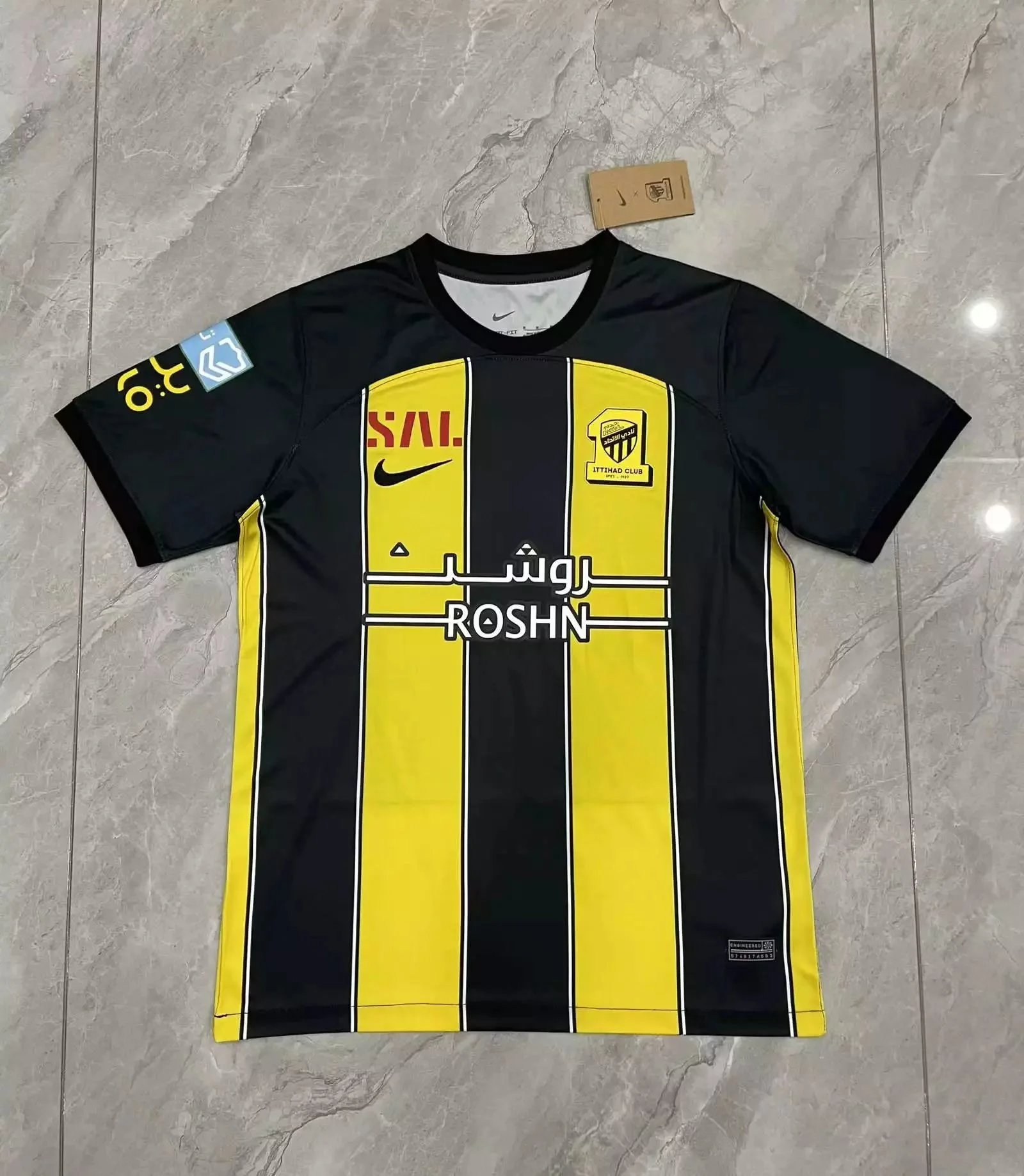 04 Black and yellow 006