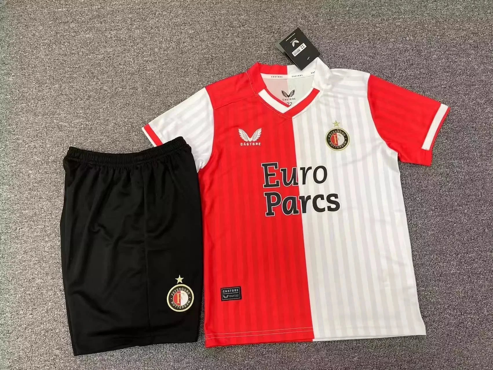 10 red and white 006