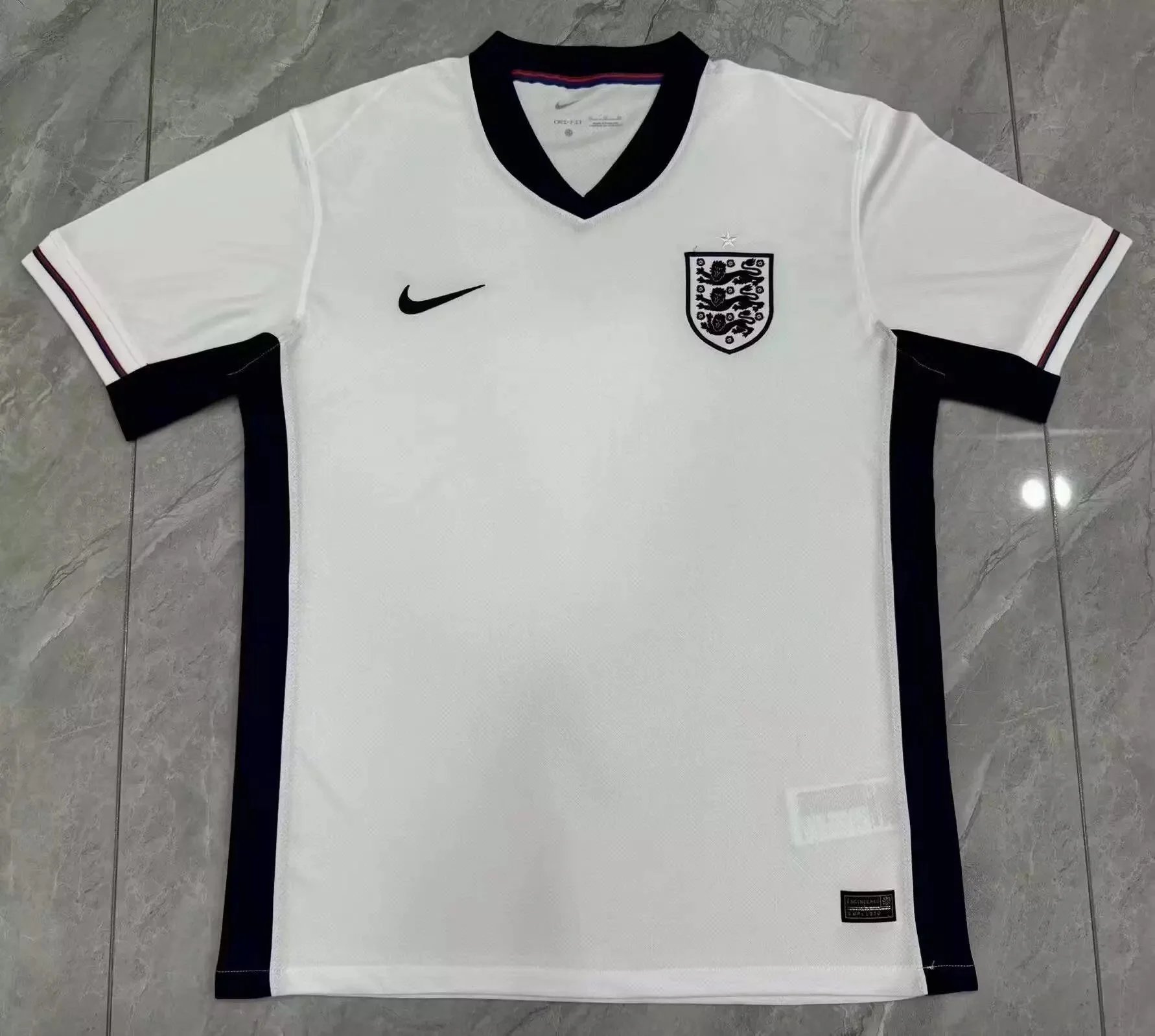 16 white 006