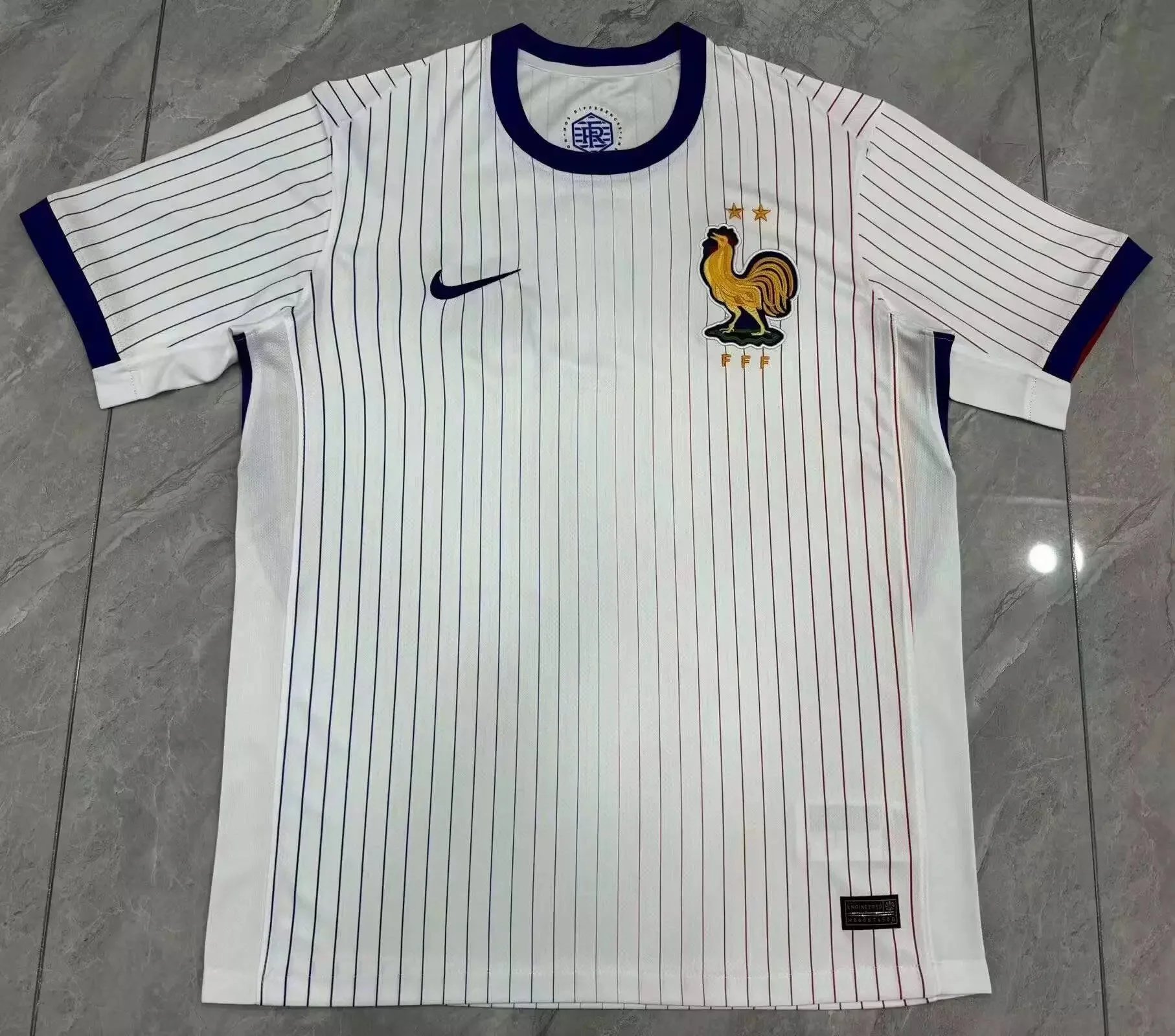 25 white 006