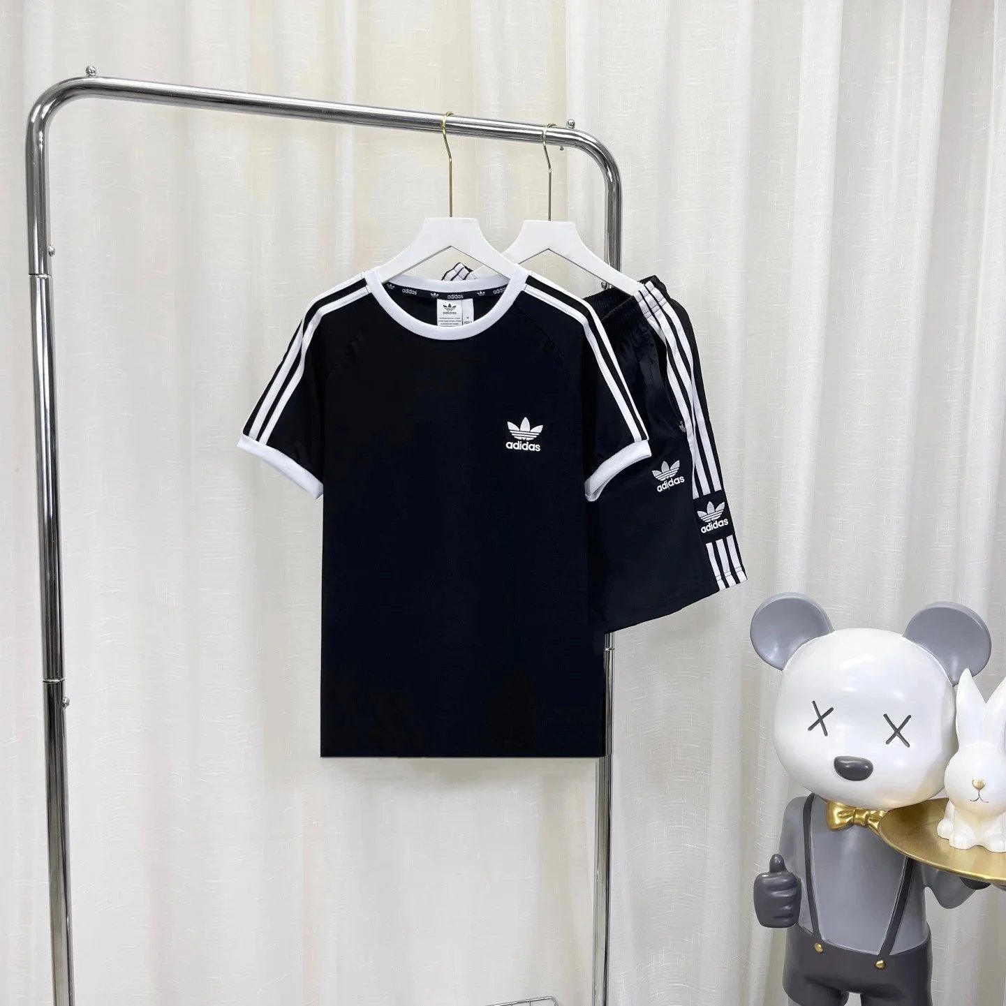 03 Black (not sold separately)