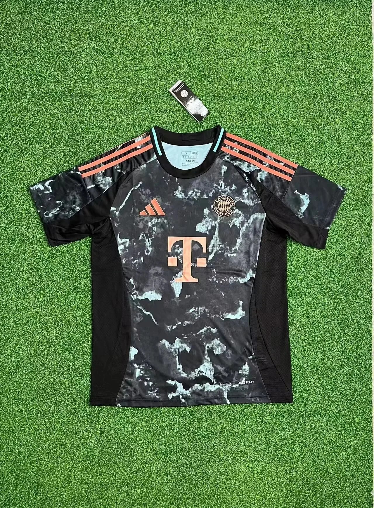 24/25 Bayern away game