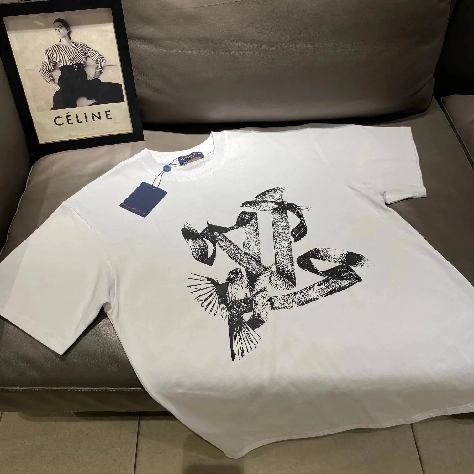 White logo with black ink 002