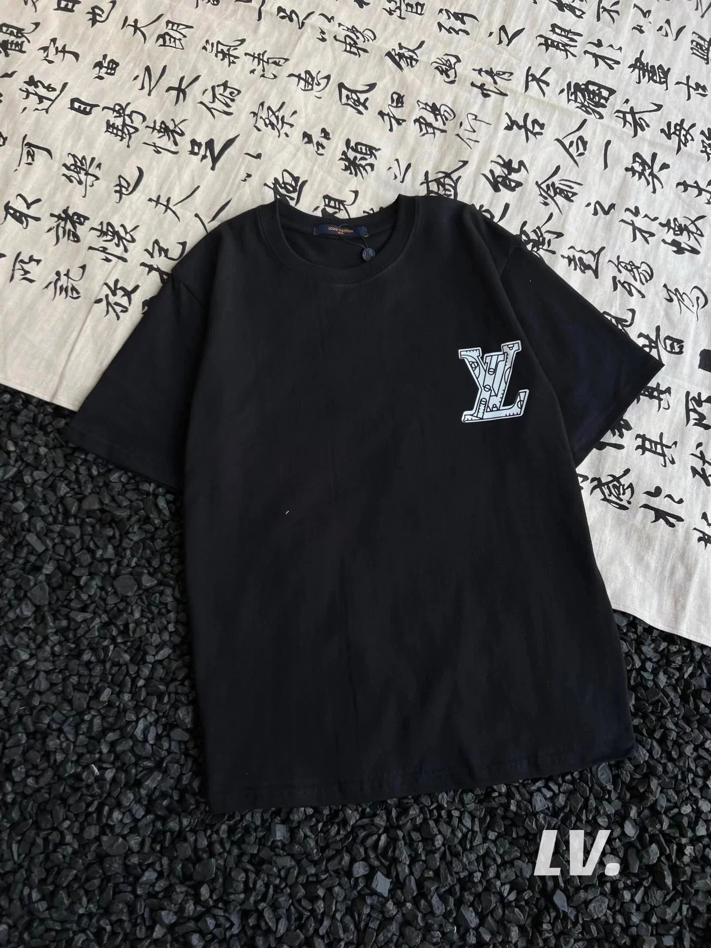 Black spacing marker 002