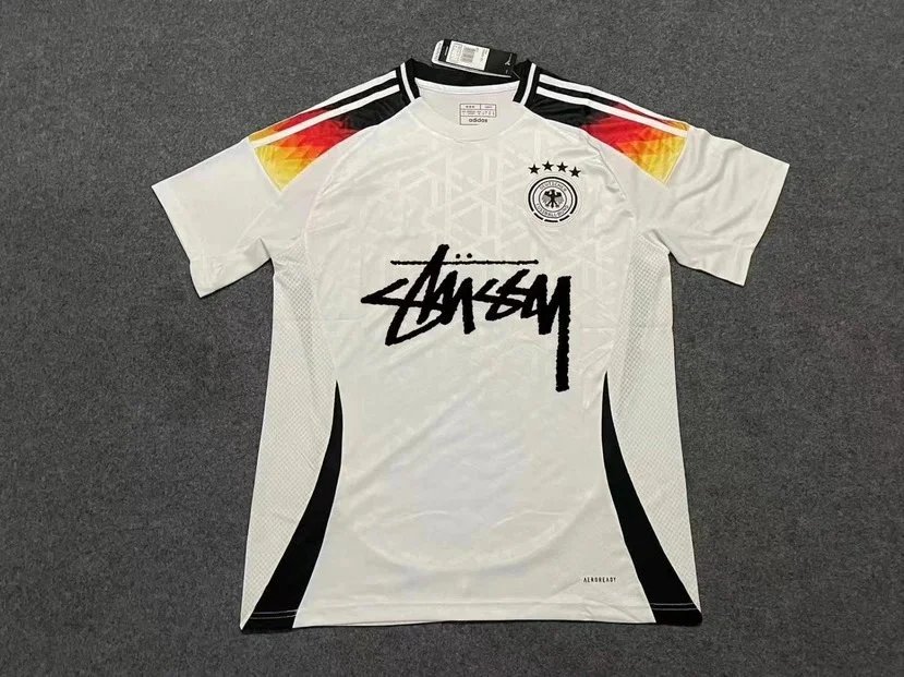 04 White