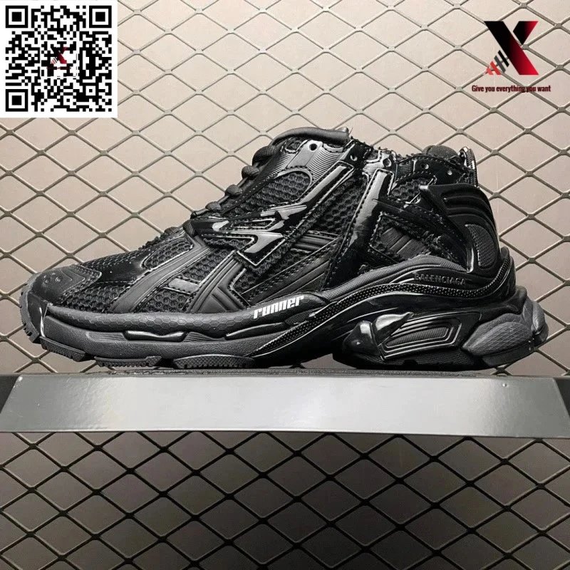 Runner dad shoes black