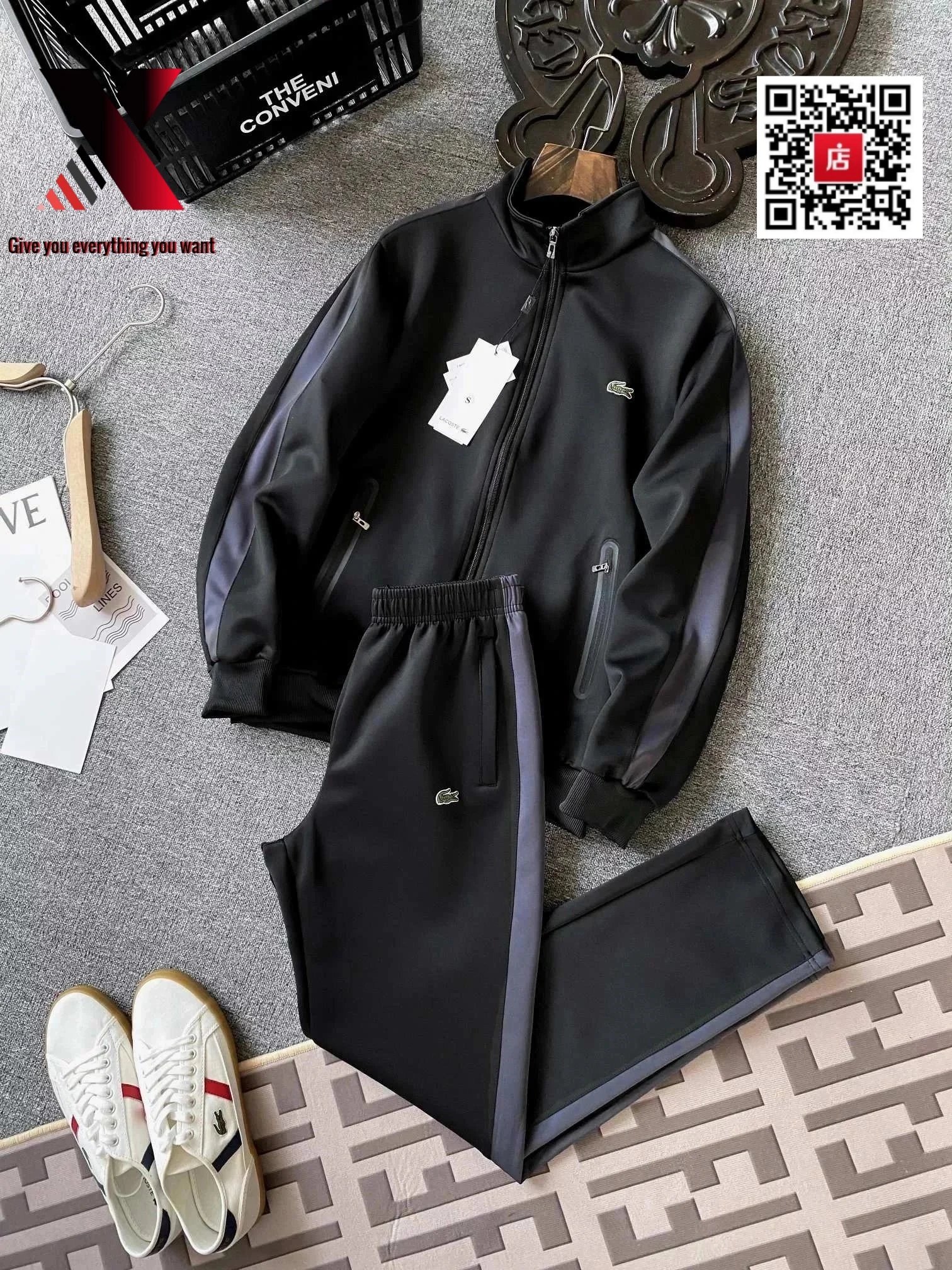 Black sportswear set