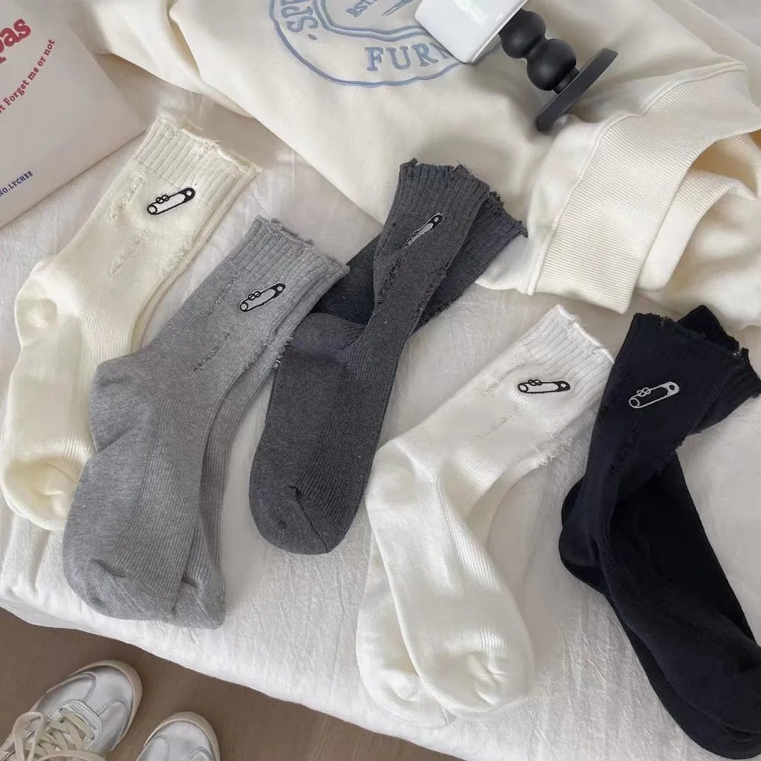 16Grey + White