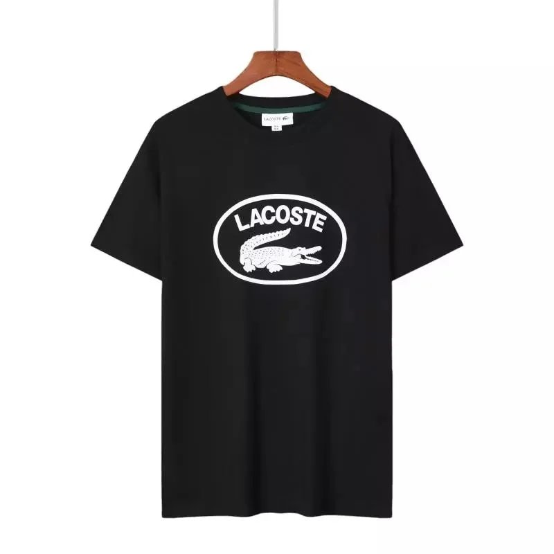 1 black short-sleeved shirt