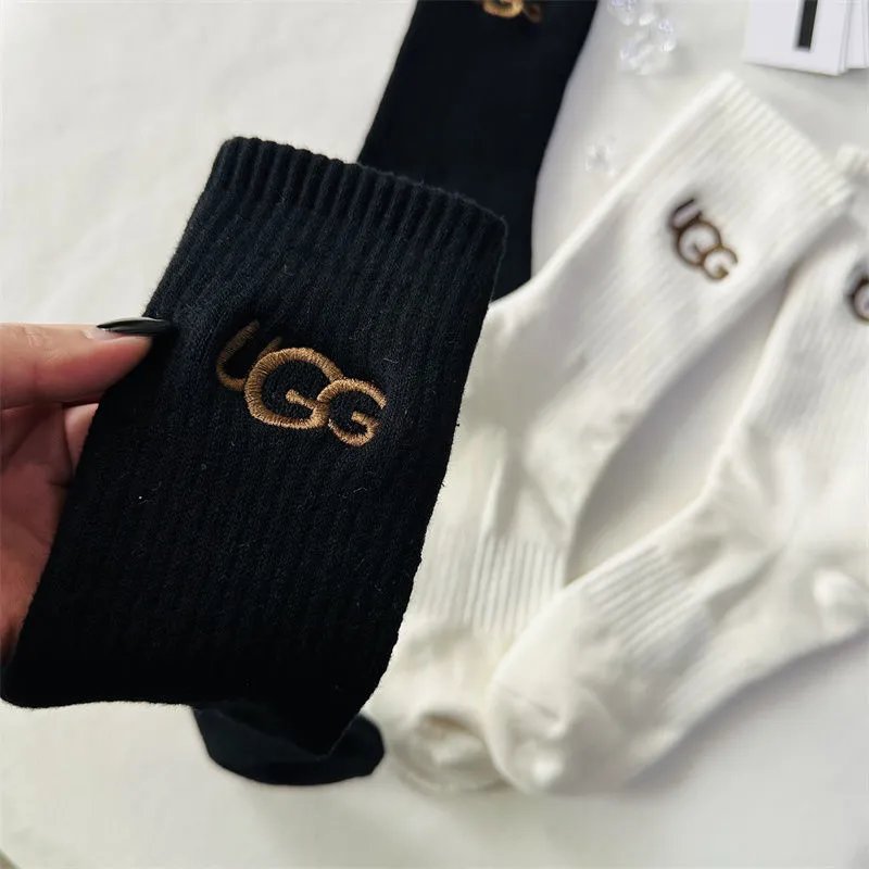 05 a pair of black