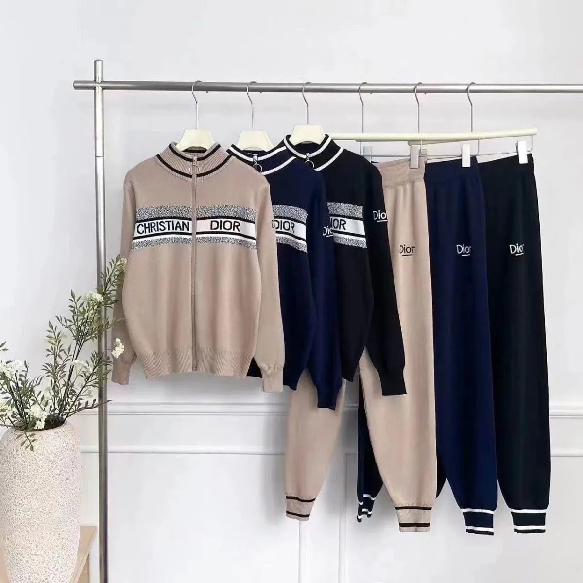 25、khaki