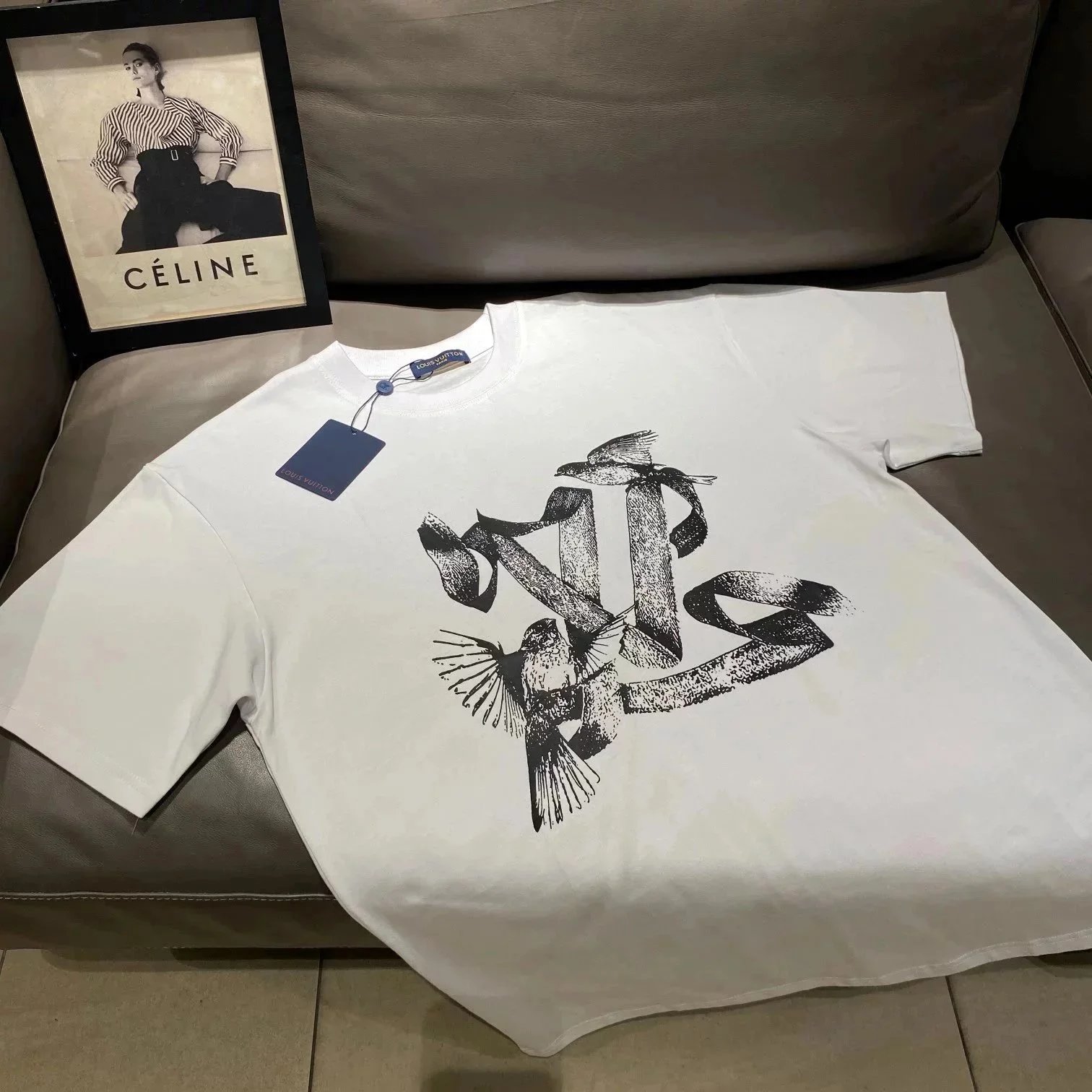 White logo with black ink 002