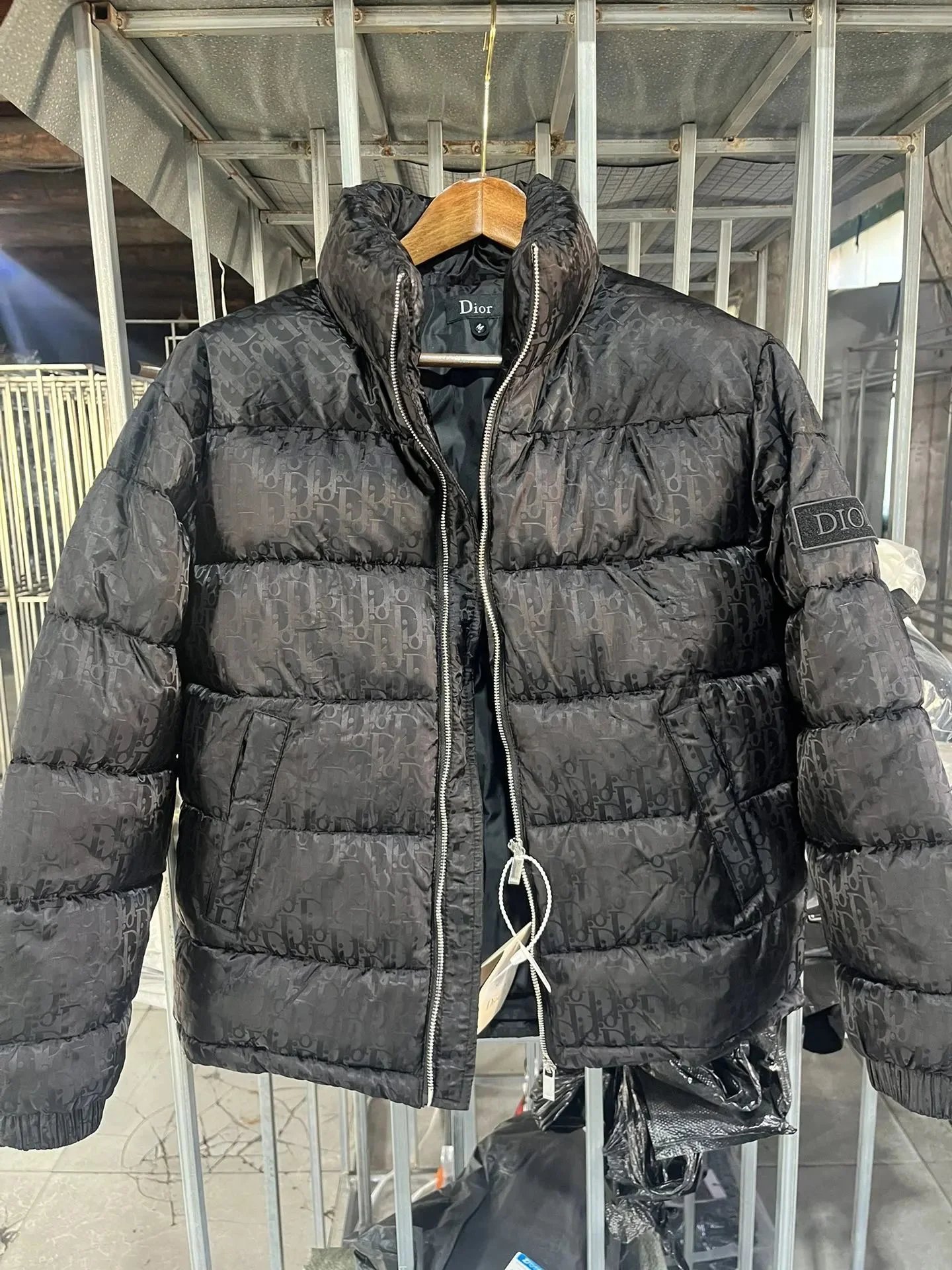 28 black