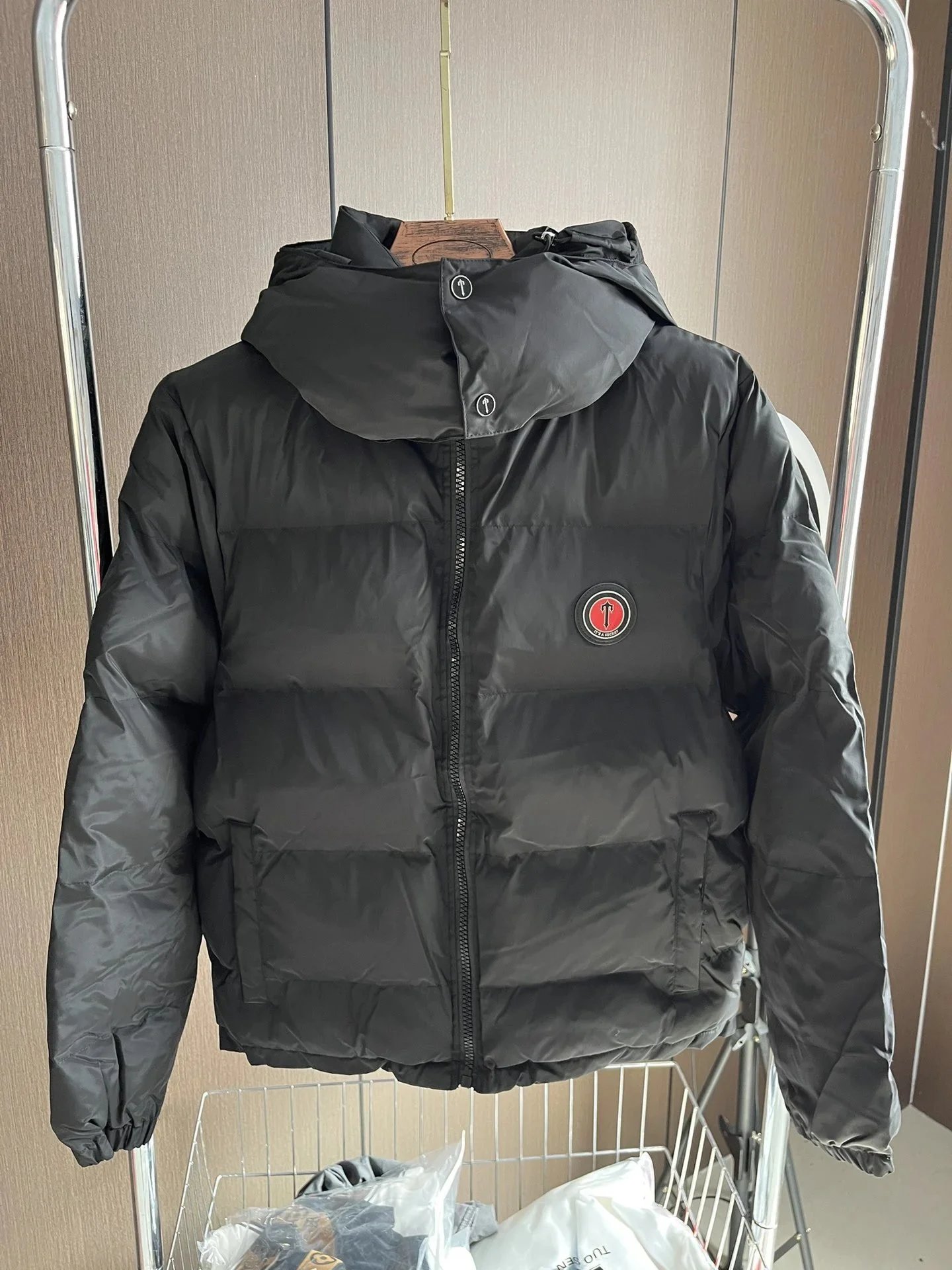 34 black
