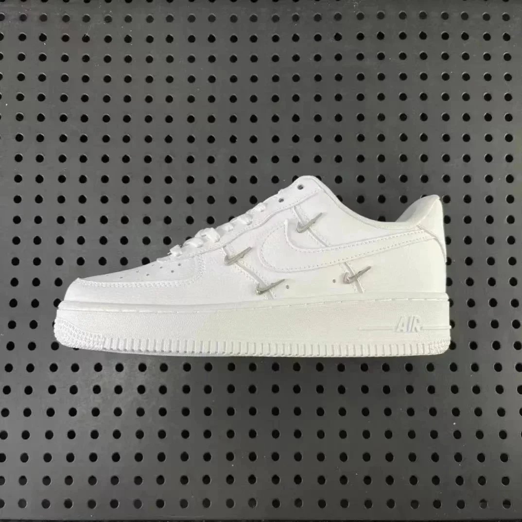AF1 four hook white CT1990