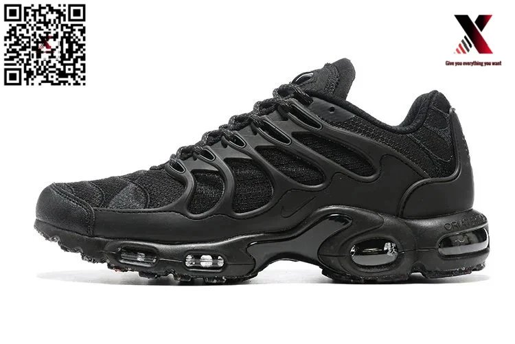 A_8989-27 All Black
