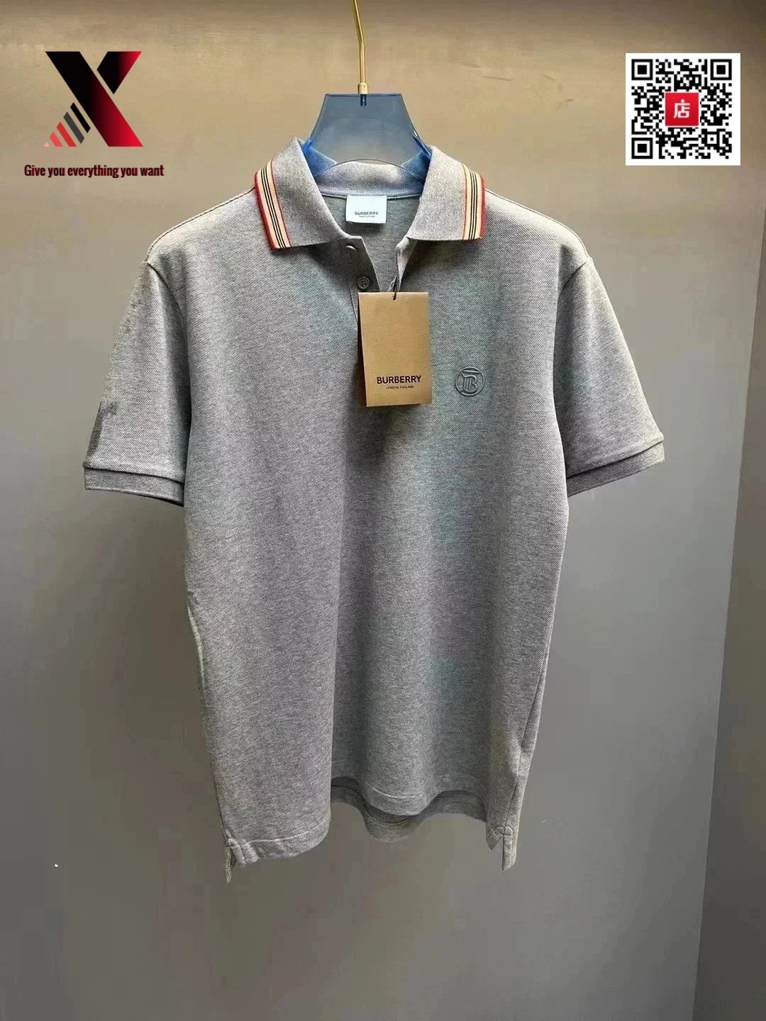 Striped collar in pure gray