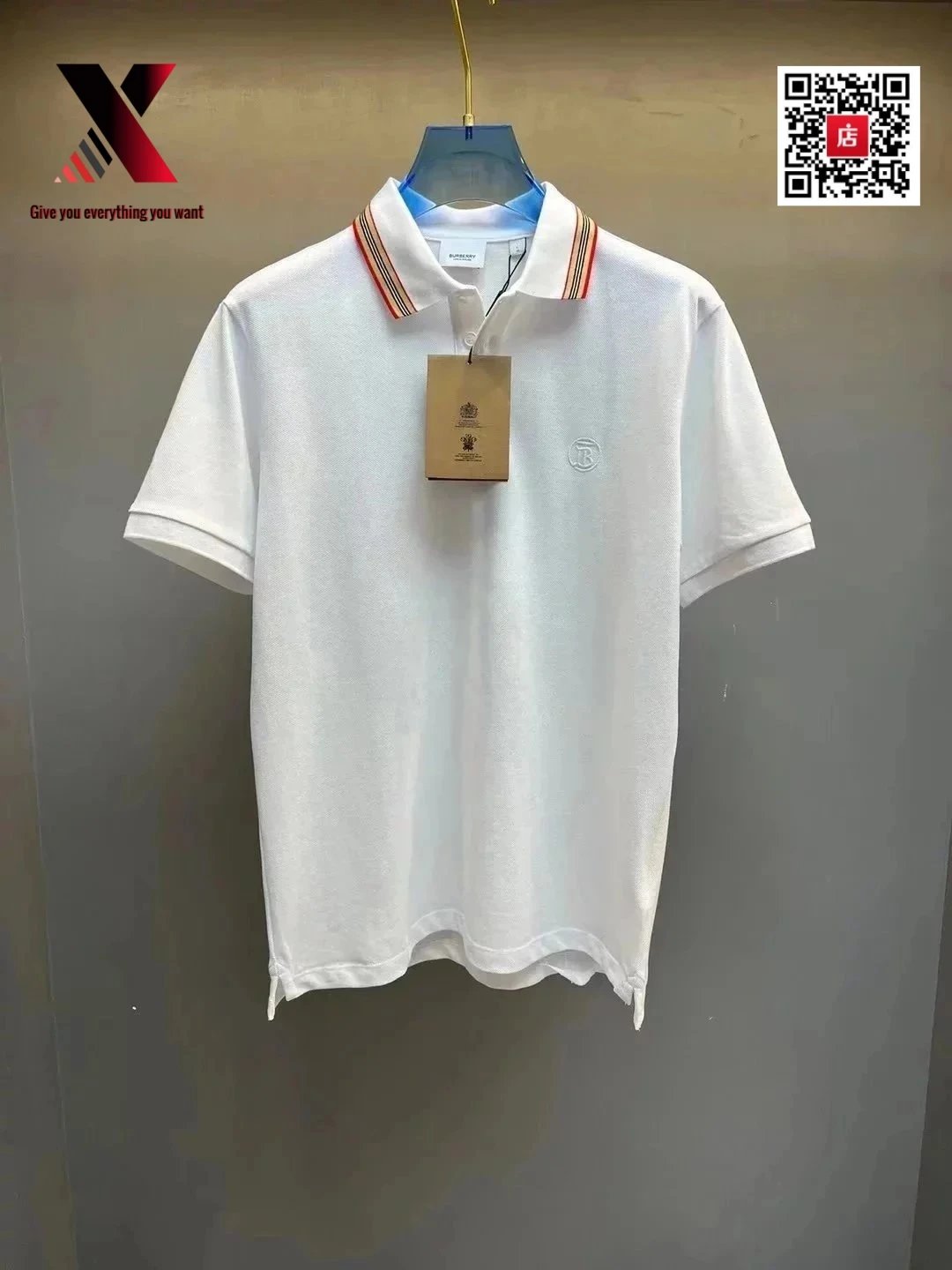 Pure white striped collar
