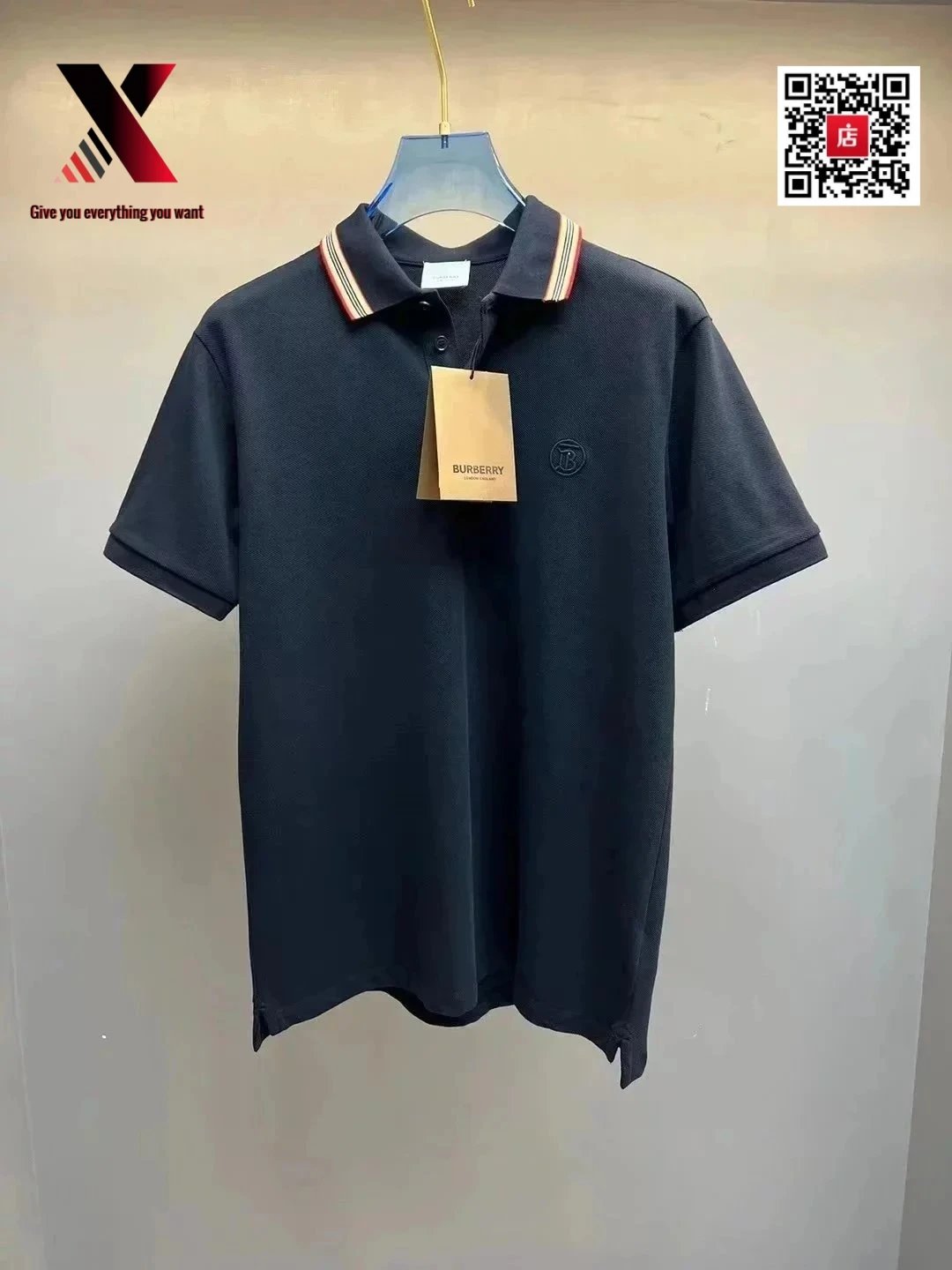 Solid black striped collar