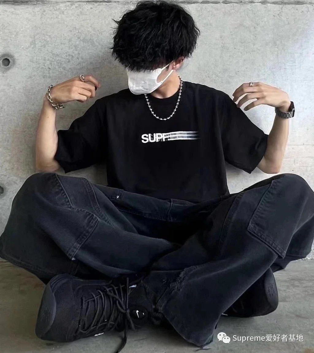 Style 2: Black