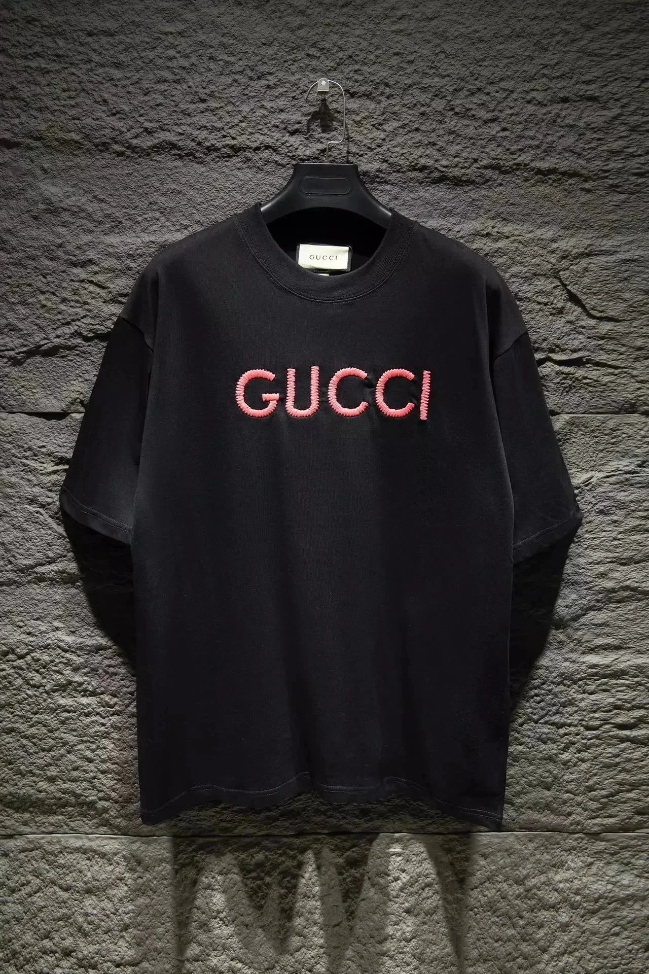 Black background red letters 002