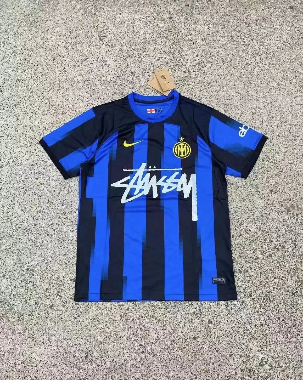 17 (Customized item, no returns or exchanges)