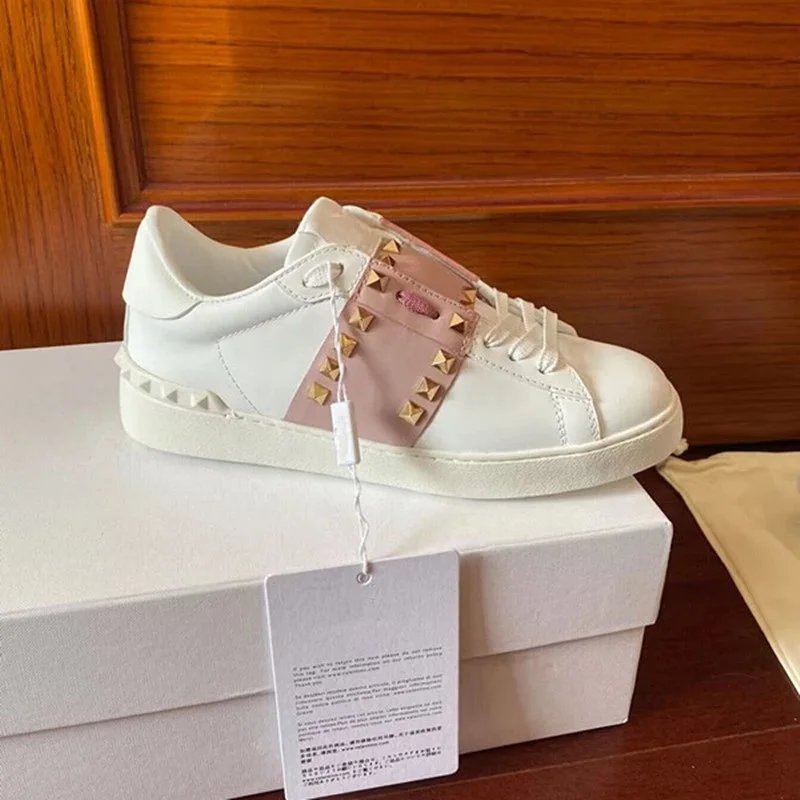 Pink and gold studs 18