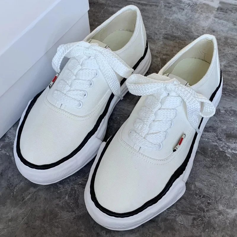 White all-canvas