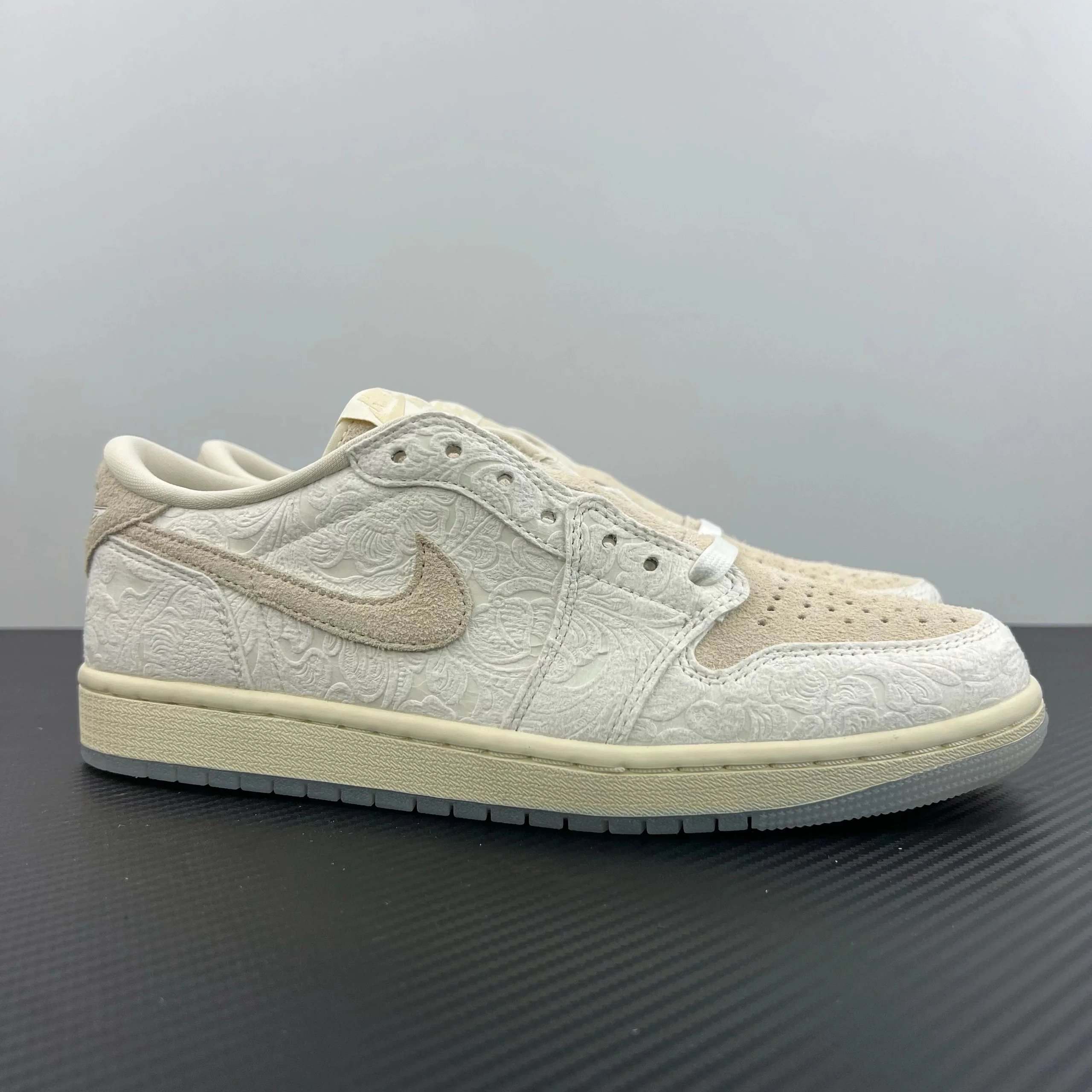 Chris Paul x Aj 1 Low white