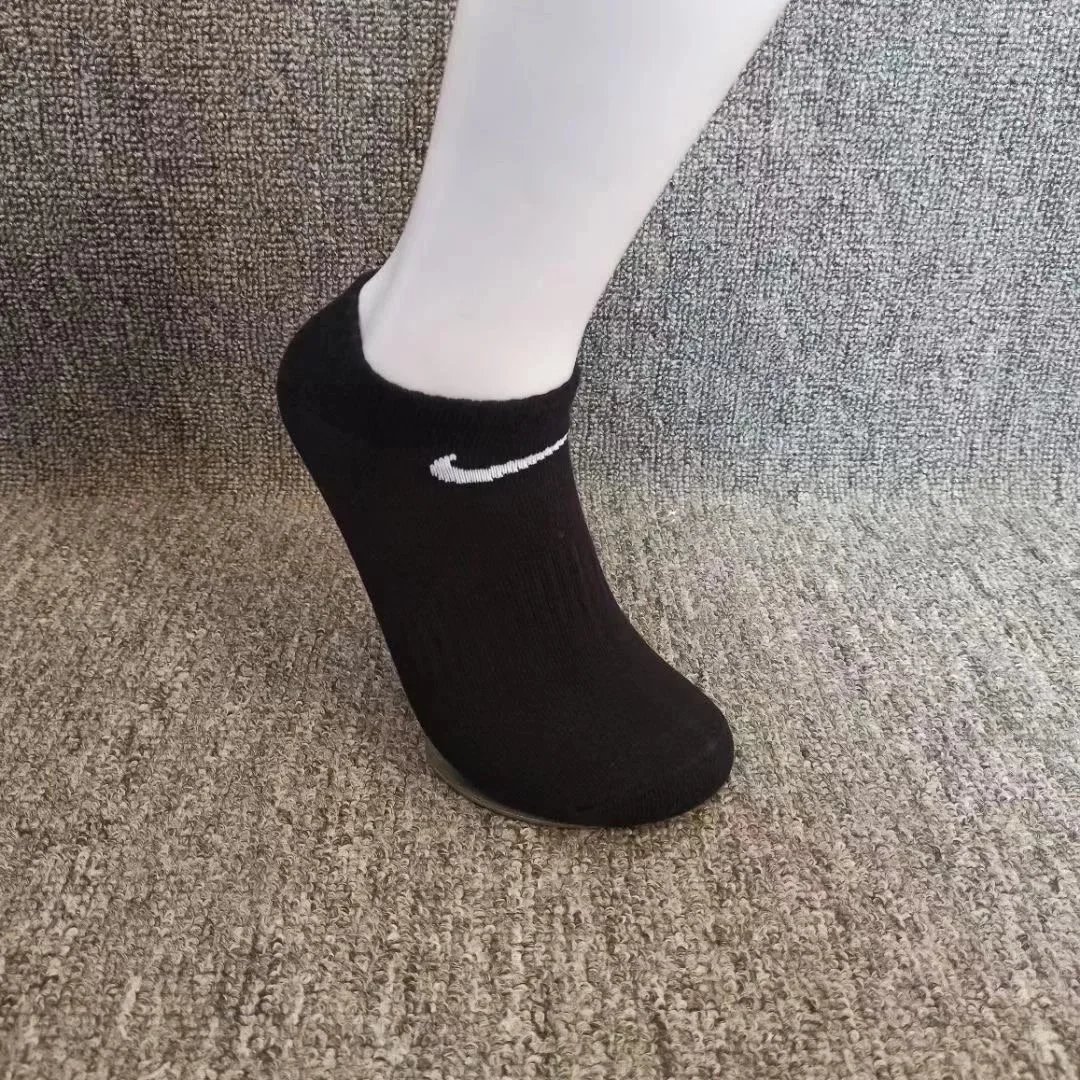 Black ankle socks