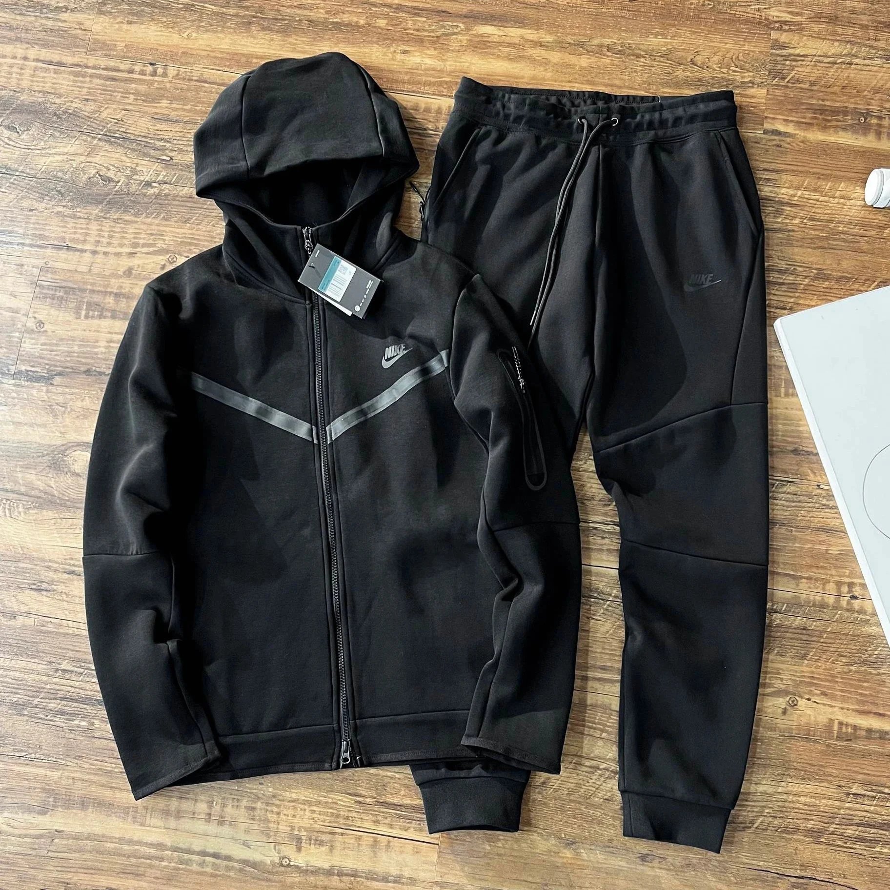 Set Black
