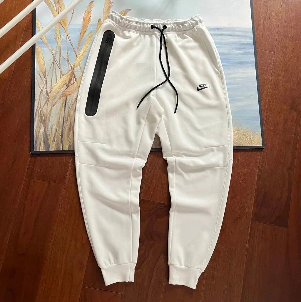 8002 Red pants