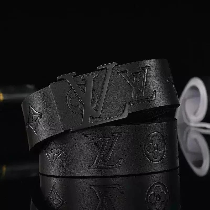 Embossed black L, black buckle