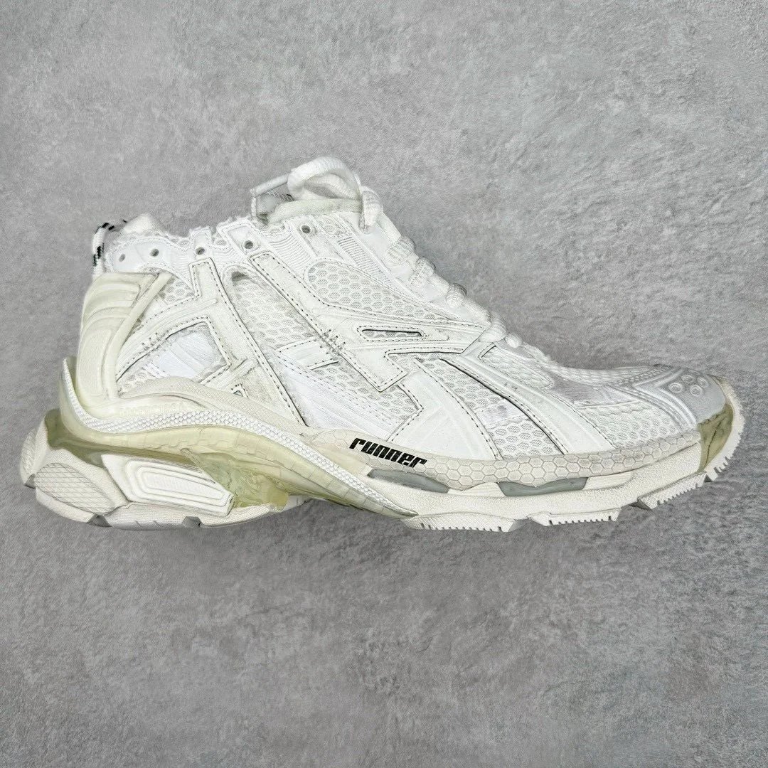 runner7.0 white