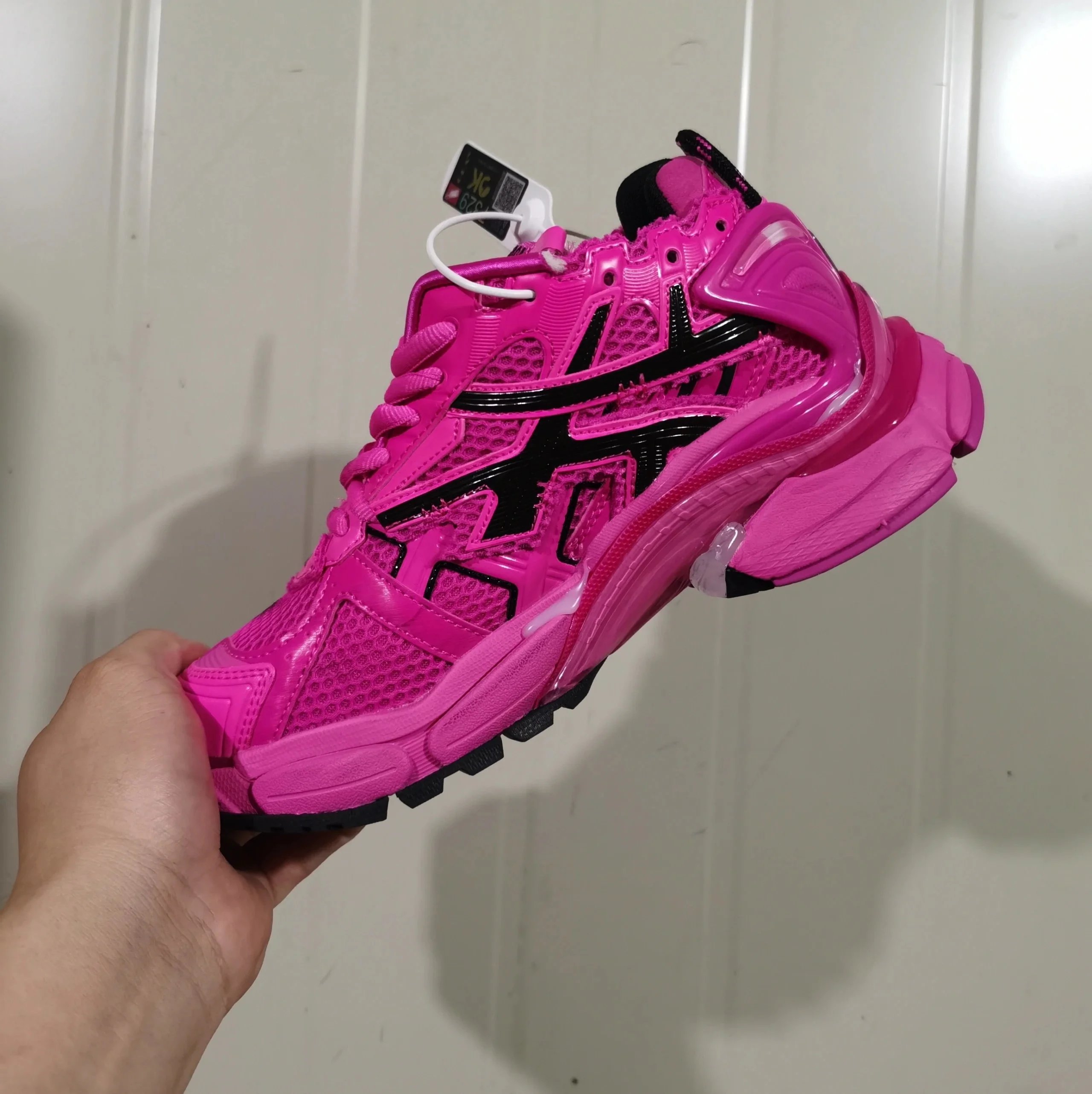runner7.0 pink and black