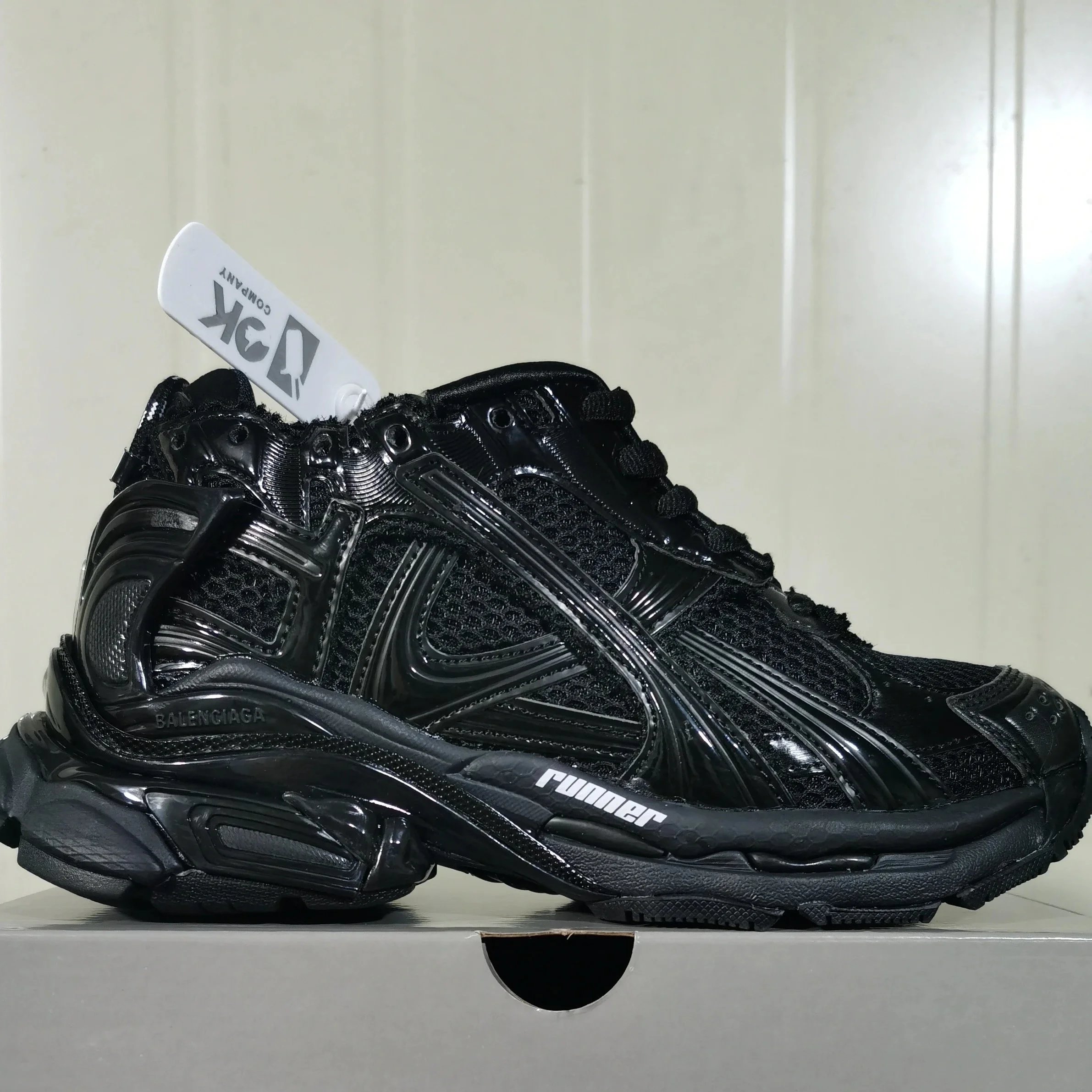 runner7.5 black