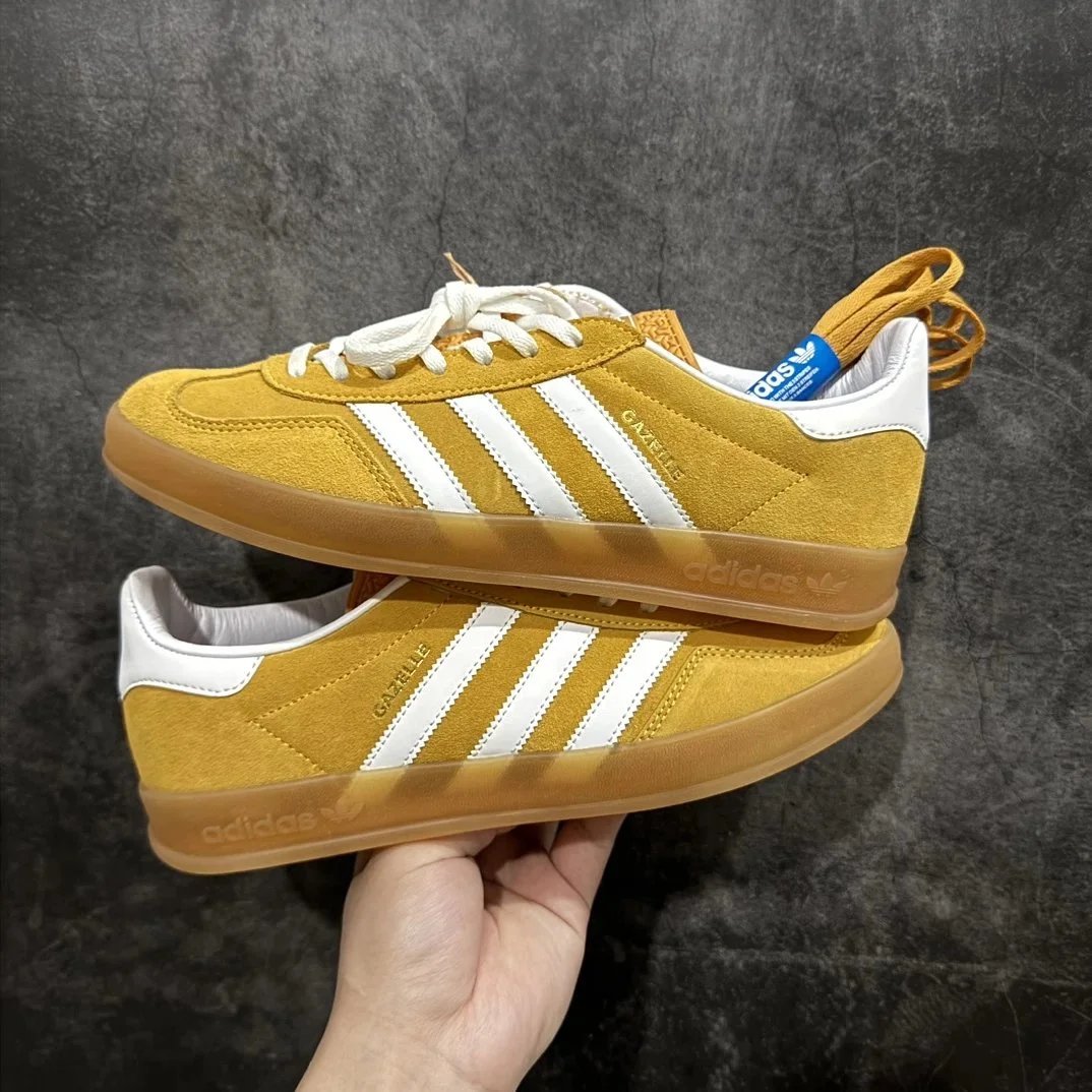 Yellow and White HQ8716