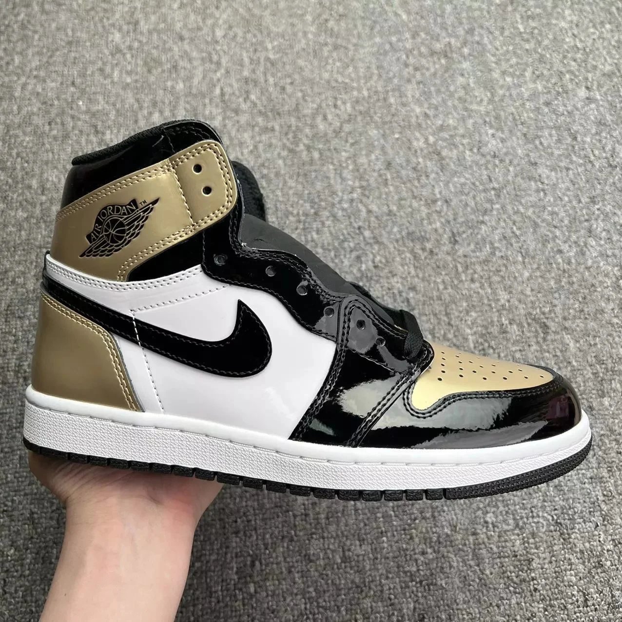 New XC AJ1 Black and Gold Toe