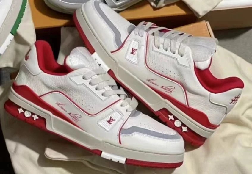#54 White and Red