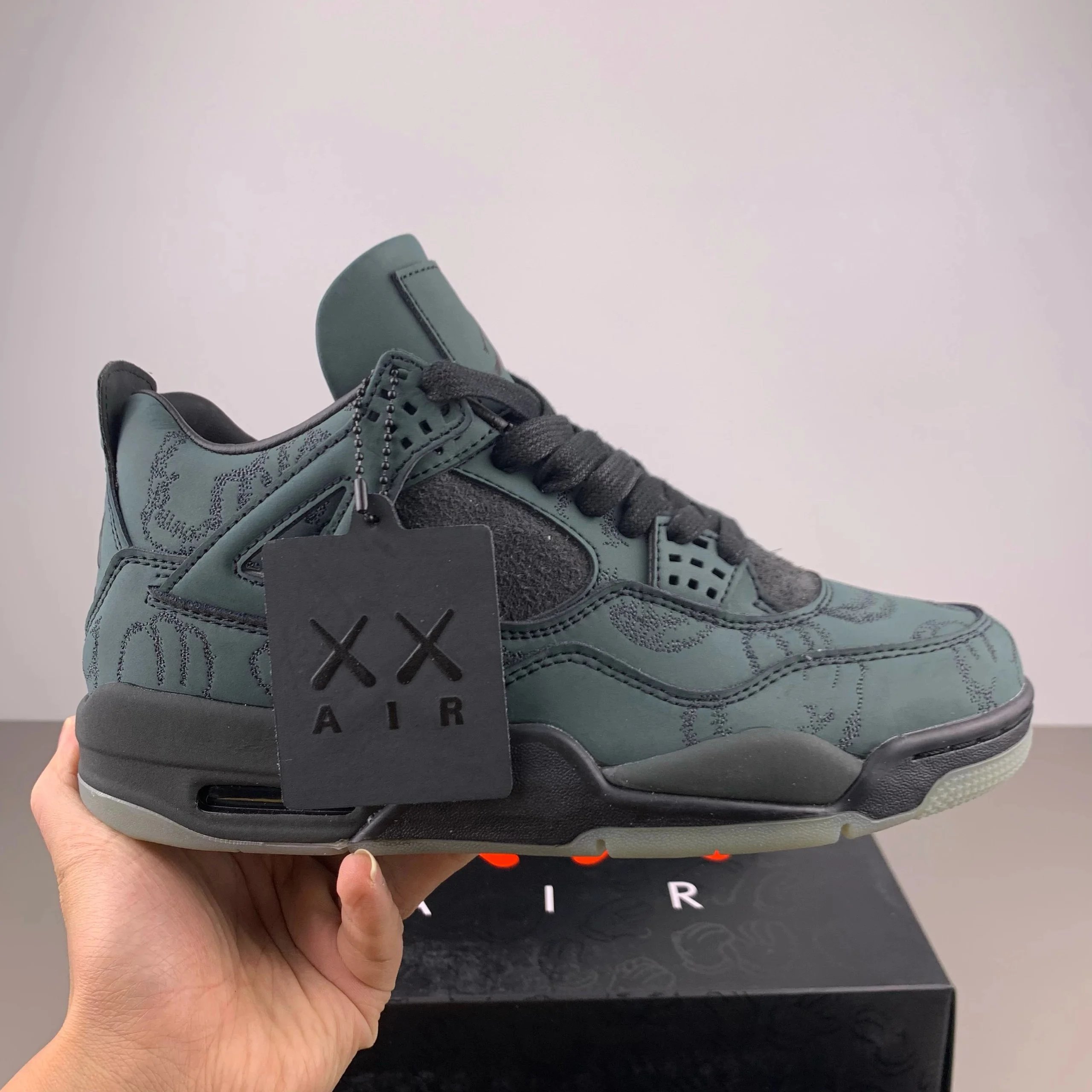 930155001-KWS black suede