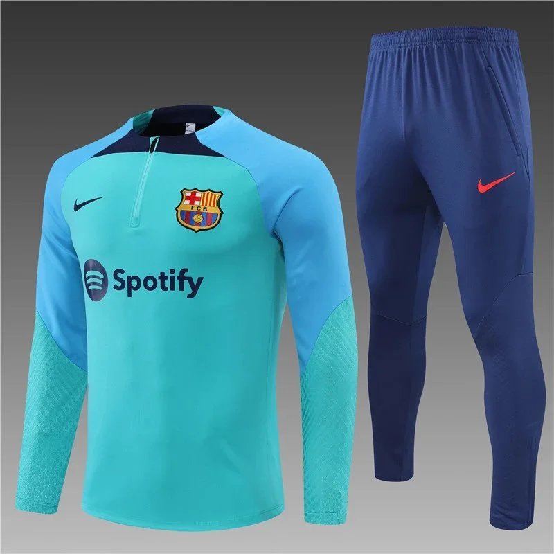 Rose red 2223 Barcelona Hu blue suit