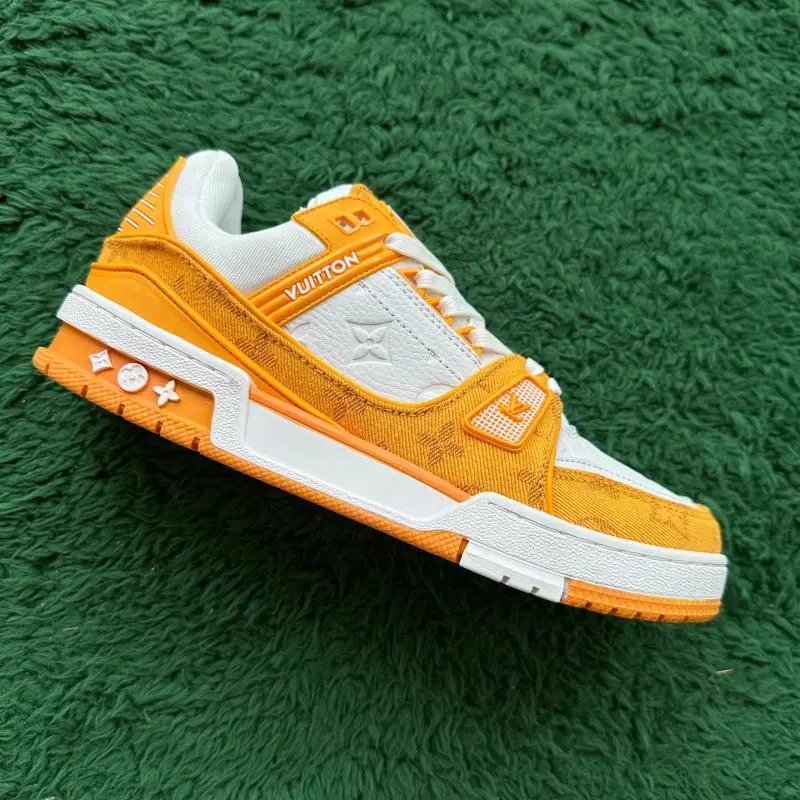 White Yellow 10