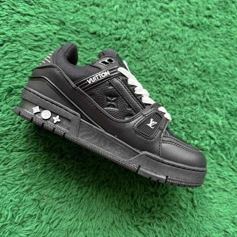 Black 11