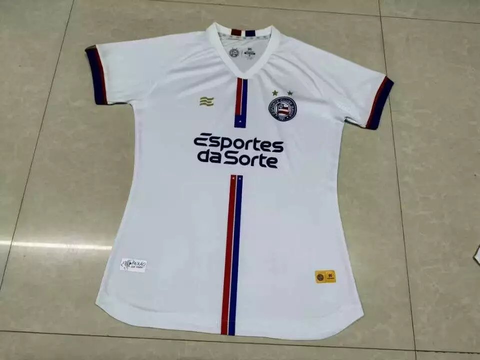 19 White 006