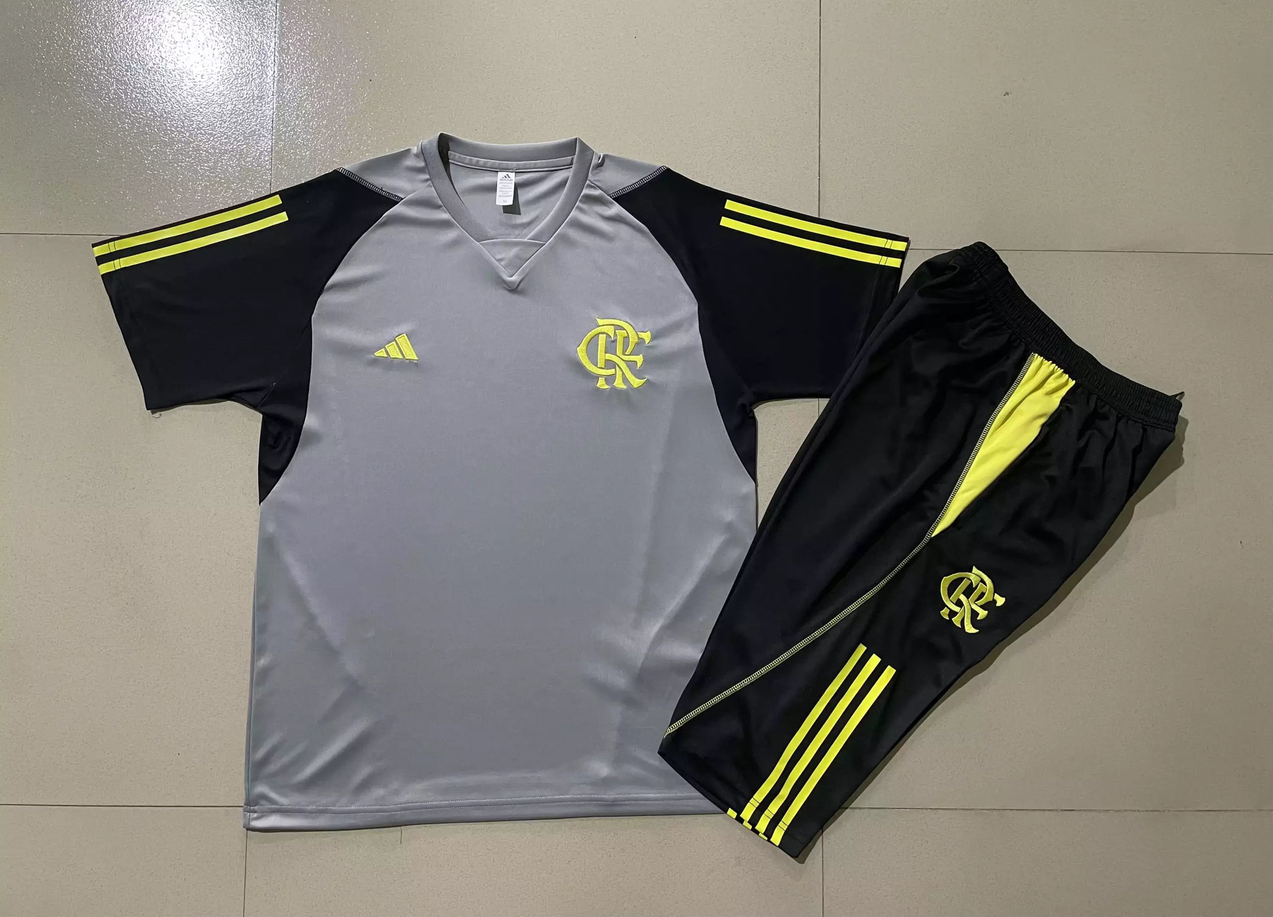 23 Black 006