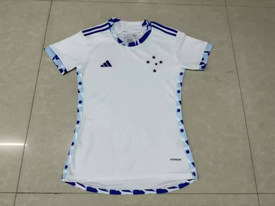 35 white 006