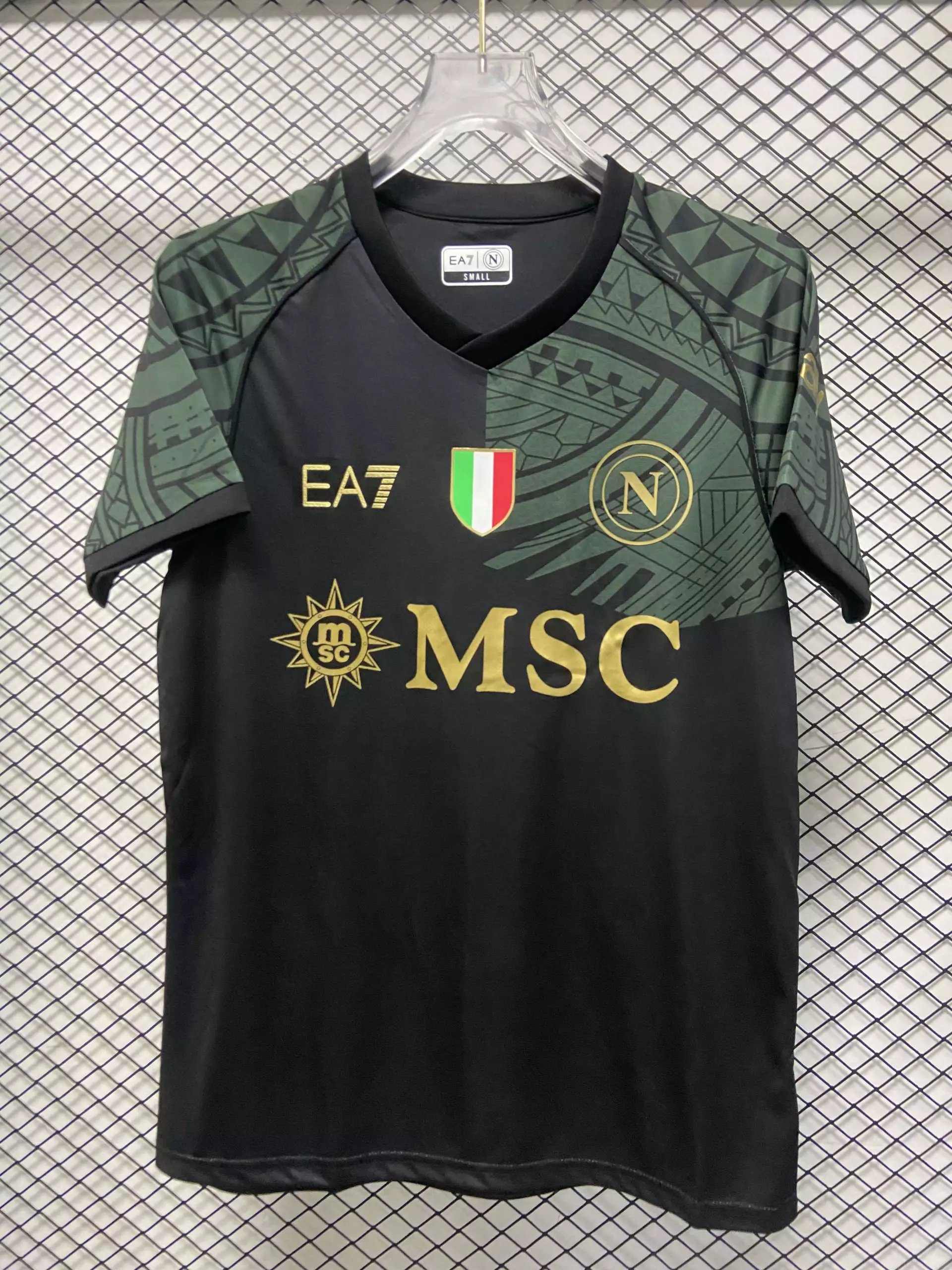 01 Black-green 006